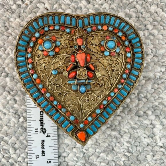 Antique Tibetan Ghau, Gau, box encrusted with glass beads depicting goddess Tara - Picture 9 of 11